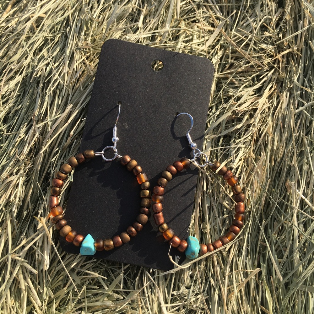 Western Style Beaded Hoop Earrings!🤎